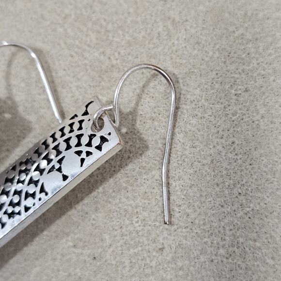 Premier Designs Antiqued Silver Plated LIZZIE Dangle Pierced Earrings - Picture 5 of 6